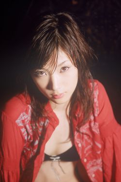 亚洲女人与黑人